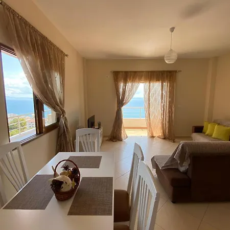 Brunas * Sarandë